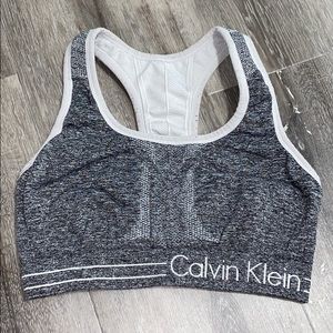 Irréversible Calvin Klein performance bra